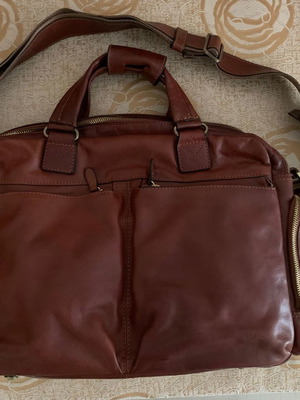Τσάντα δερμάτινη Tuscany Leather μεταχειρισμένη σε άριστη κατάσταση