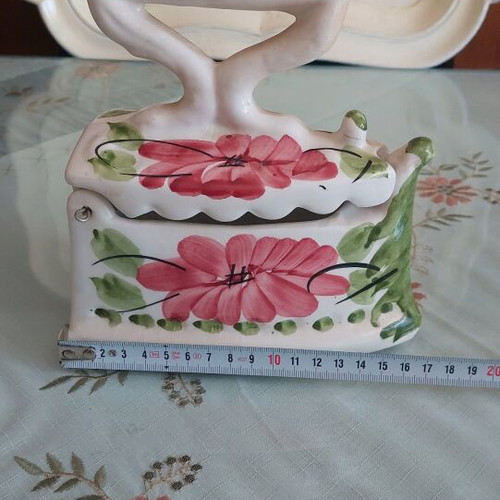 Ceramic vintage decorative iron like new