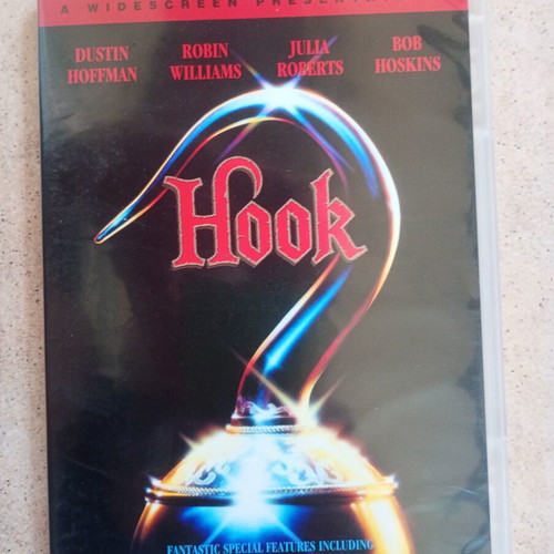Hook DVD used, fantasy with subtitles, slim case