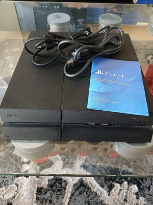 PS4 κονσόλα 500GB σαν καινούργια με χαρτάκι και καλώδια
