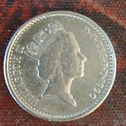 5 pence coin England 1990 like new