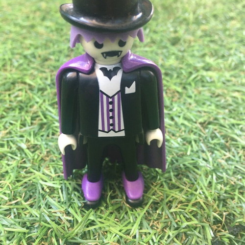 Playmobil Dracula 4506 vintage like new missing cane
