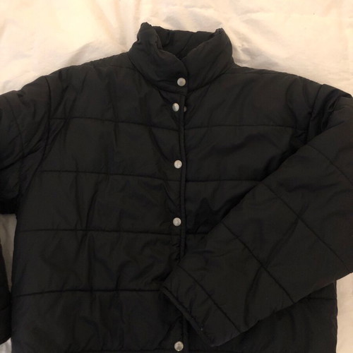 Puffer jacket M black like new, cropped