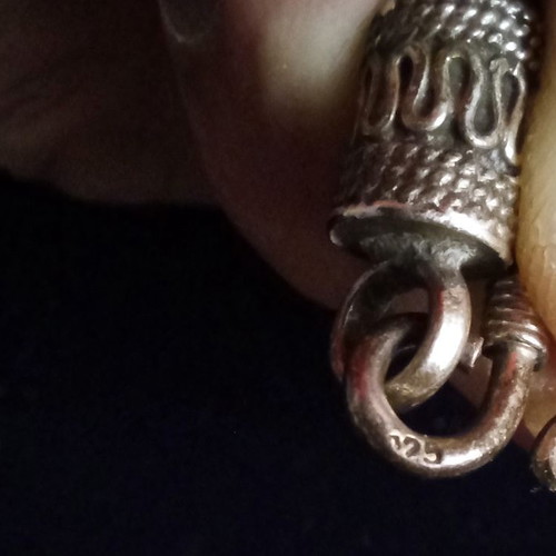 Silver 925 Hand Chain like new with intricate design