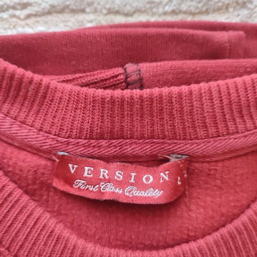 Version sweatshirt XL like new, deep burgundy with textured knit