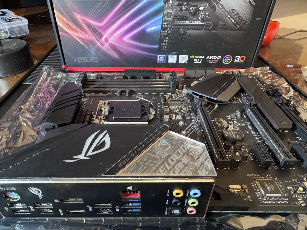 Asus Rog Strix Z390-F motherboard with… - € 340,00 - Vendora.gr