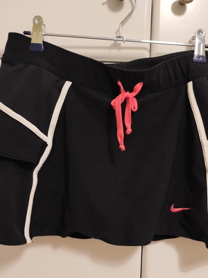 Nike αθλητική φούστα με σορτσάκι xsmall like new