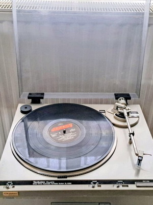 Technics SL-Q300 Quartz Direct Drive πικάπ σαν καινούργιο