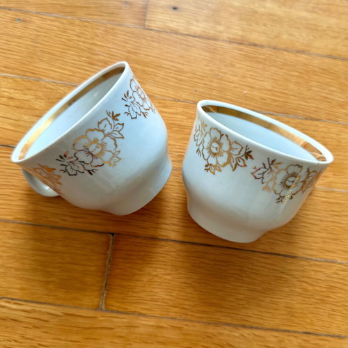 Coffee mugs used, set of 2, white with gold flower design
