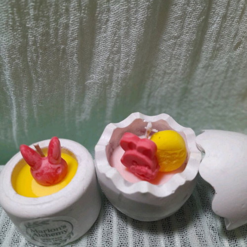 Soy candles with Easter theme in handmade plaster bases, new