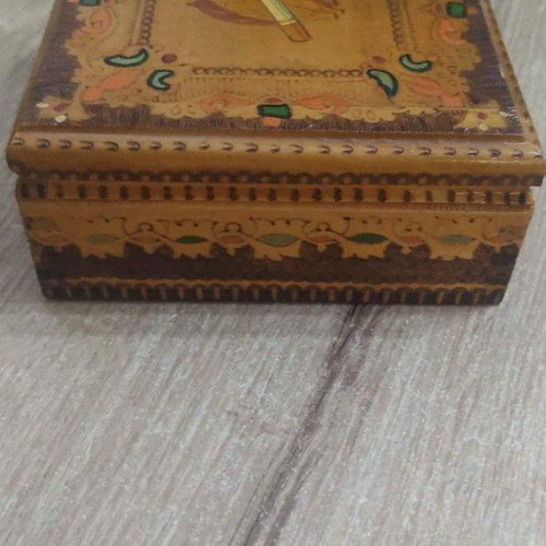 Wooden handmade tobacco box used, square 11cm