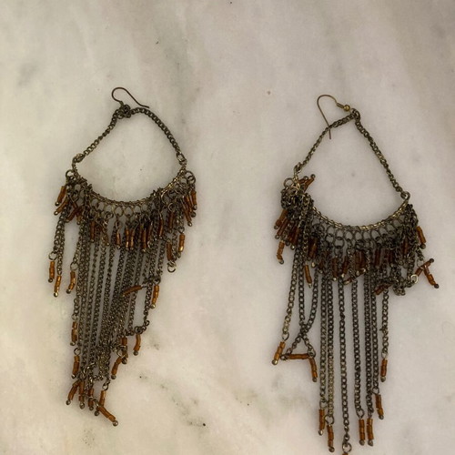 Dangling earrings like new with brown beads