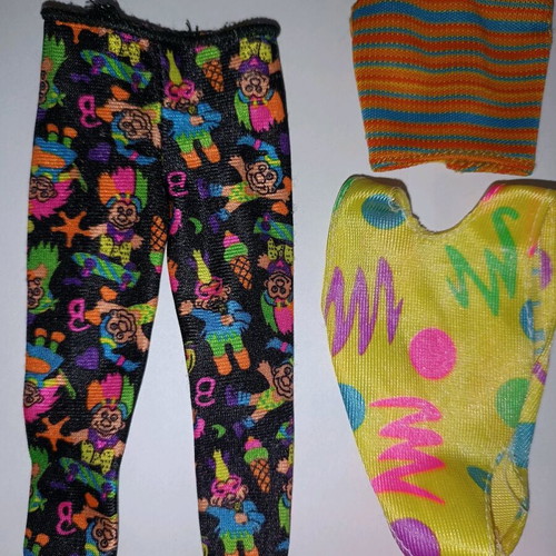 Vintage Barbie clothing set like new with accessories