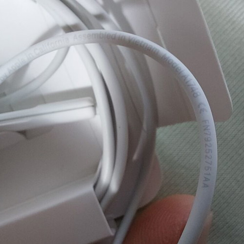 Apple headphones with lightning connector new