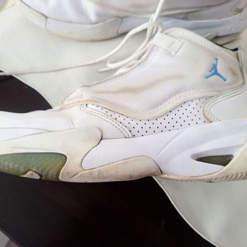 Nike Jordan Flight white basketball sneakers used, size 42