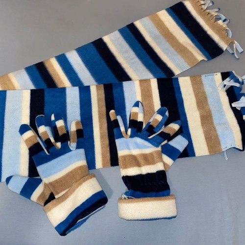 Women’s scarf and gloves set Skondras Skondras new from 00s decade