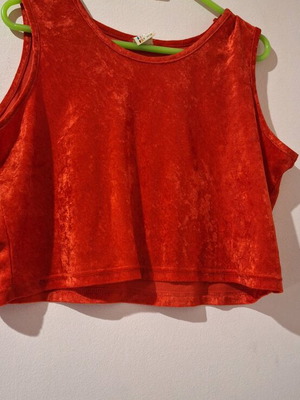 Velvet red croptop like new, size XL