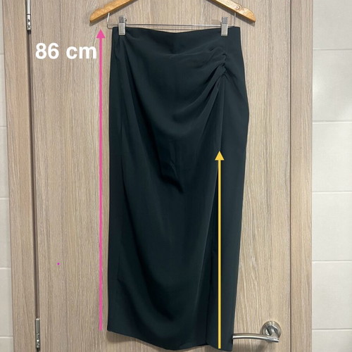 Mango skirt with slit like new, cypress green