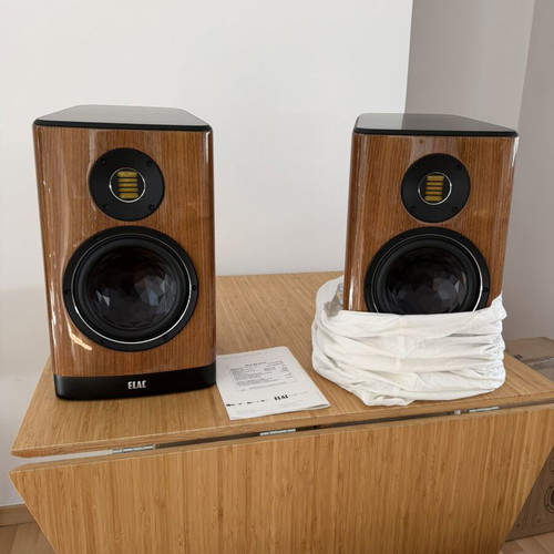 Elac Vela BS 404.2 walnut speakers used, bookshelf type