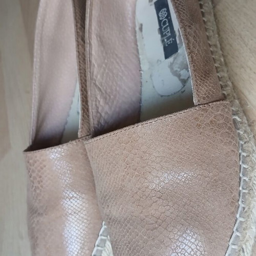 Cuplé women's beige espadrilles used, size 39, embossed design