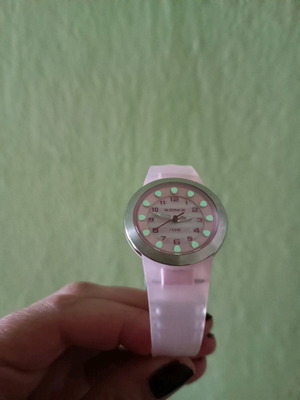 Xonix children's watch with pink silicone strap and luminous dial