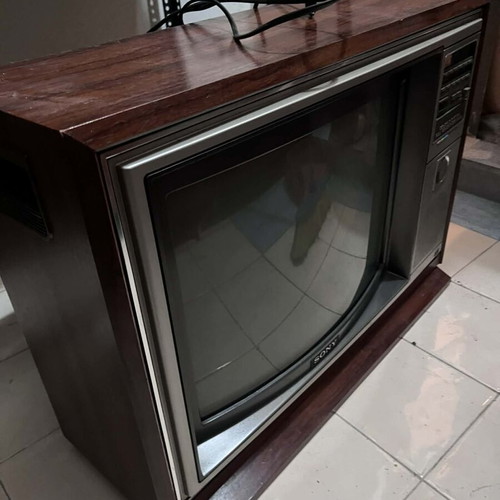 Sony vintage television like new