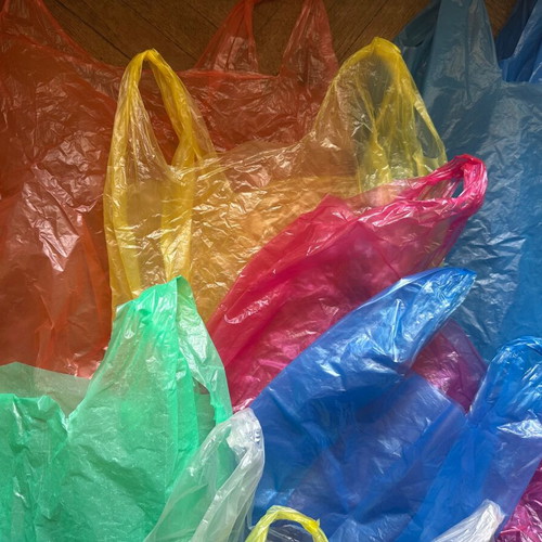 Plastic bags used, pack of 150, various colors and sizes