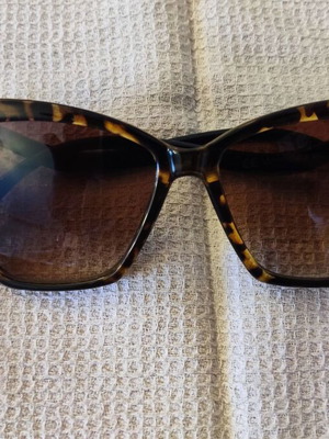 Solo-Solis NDL2920 sunglasses new, brown tortoise cat eye design