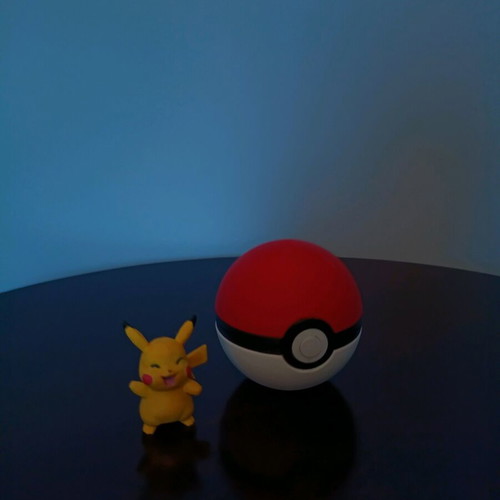 3D printed Pokeball with magnets