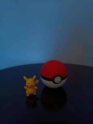 3D printed Pokeball with magnets