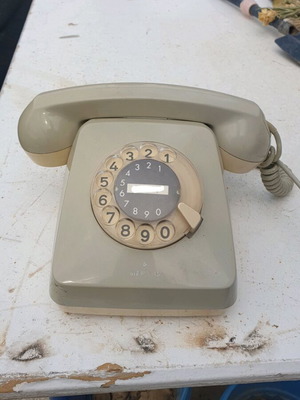 Vintage Siemens analog telephone used, no damages
