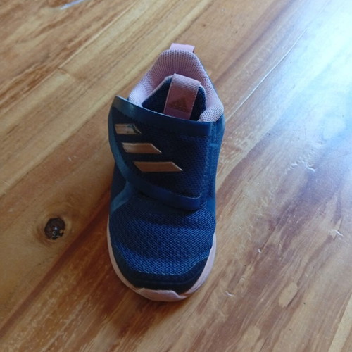 Adidas kids' sports shoes size 21 used
