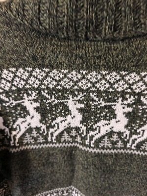 Wool sweater size M like new, white and green