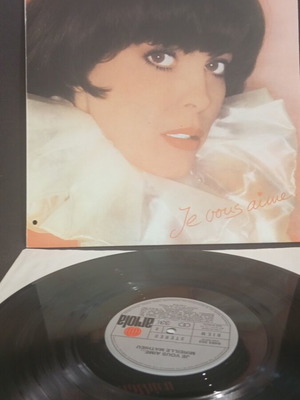 Mireille Mathieu vinyl record used in very good condition