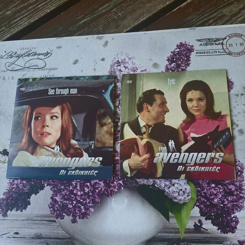 The Avengers DVD like new, pack of 6, adventure with subtitles