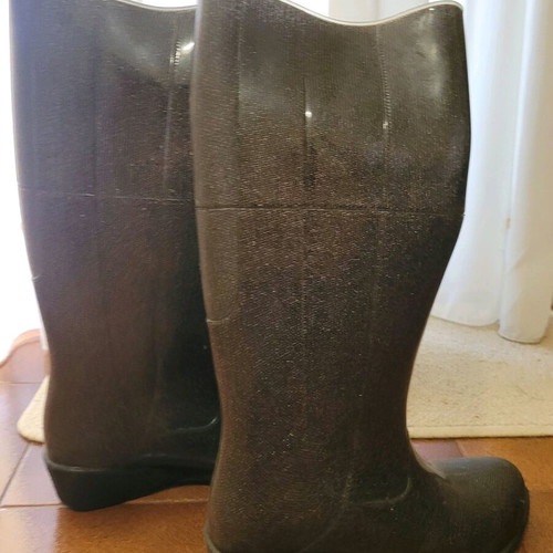 Galotses like new, modern, size 38, black and gray