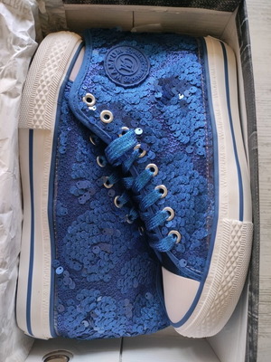 Blue sneakers Made In Italia new with sequins and shine