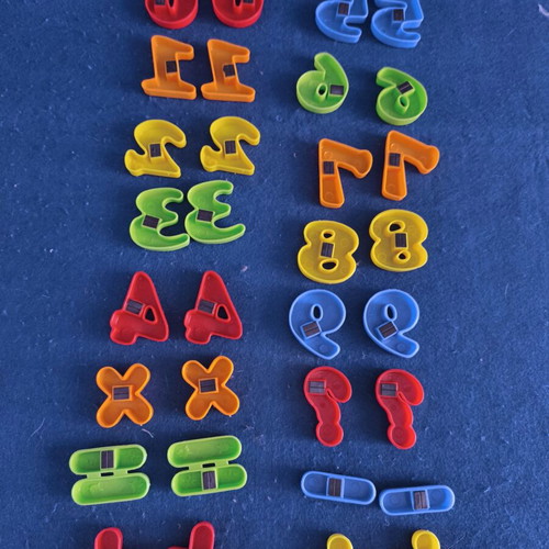 Magnetic numbers plastic set like new