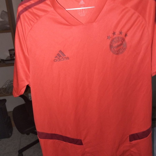 Bayern Munich Training Shirt medium size like new