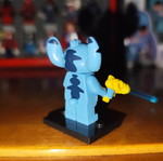 Φιγούρα Stitch σαν καινούργιο με βάση και plasma blaster