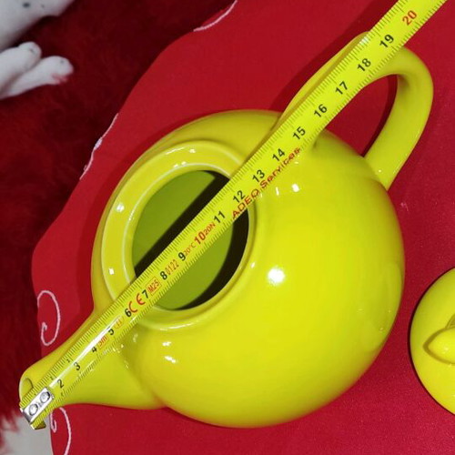 Ceramic teapot with Tweety Bird design like new