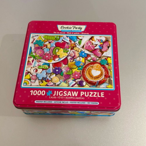 Cookie Party puzzle new with 1000 pieces in metal tin