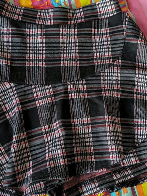 Stradivarius skort καρό XS με σορτσάκι εσωτερικά