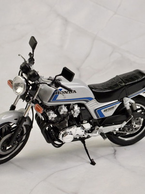 Honda CB750F Custom Tuned Tamiya 1:12 μοντέλο καινούργιο