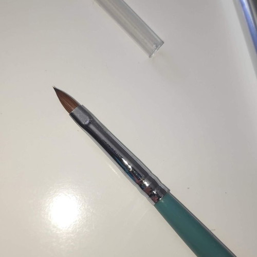 Oval acrylic and 3D brush with cap, green wooden handle