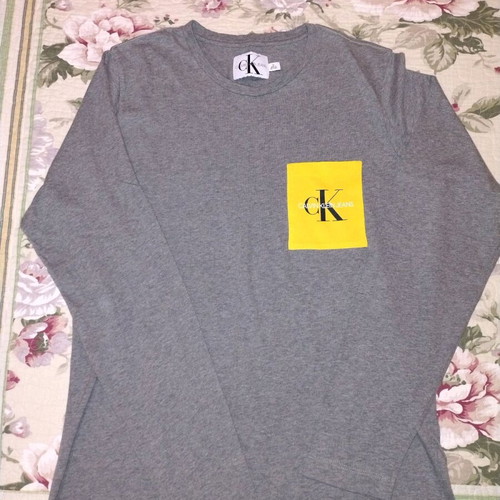 Calvin Klein men's t-shirt M gray like new