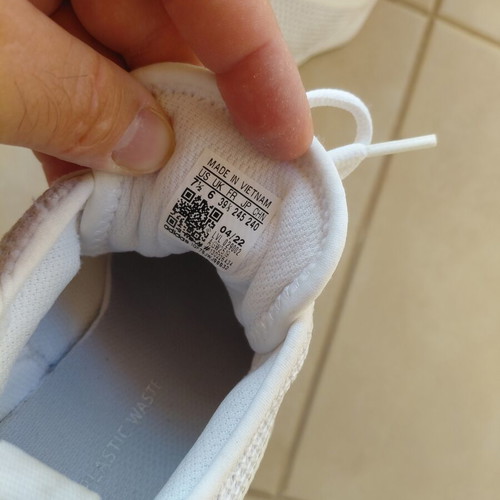 Adidas tennis shoes woman size 39.5 like new, white
