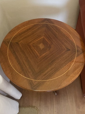 Round coffee table, height 53 cm, diameter 60 cm