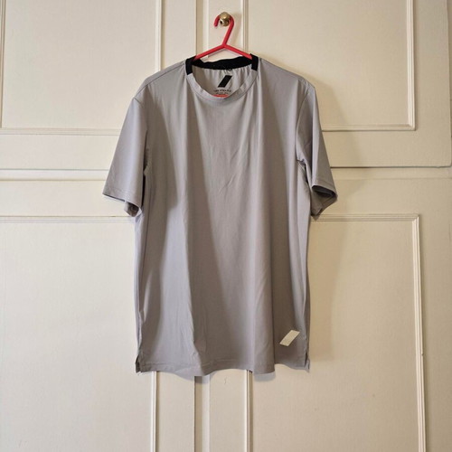 Zara men's athletic t-shirt like new, gray and silver, size L
