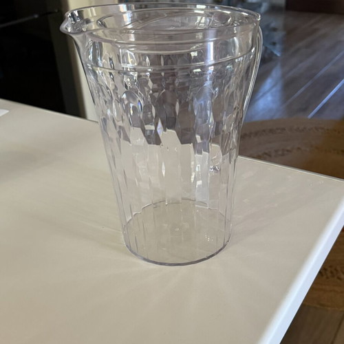 Tupperware 2L jug